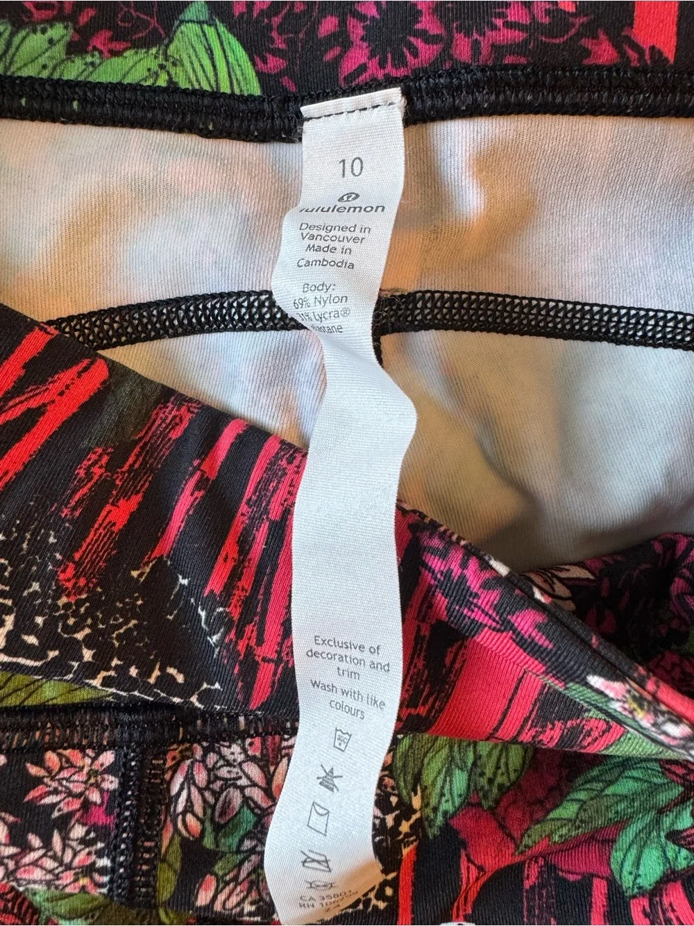 Lululemon Vibrant Floral Print Leggings